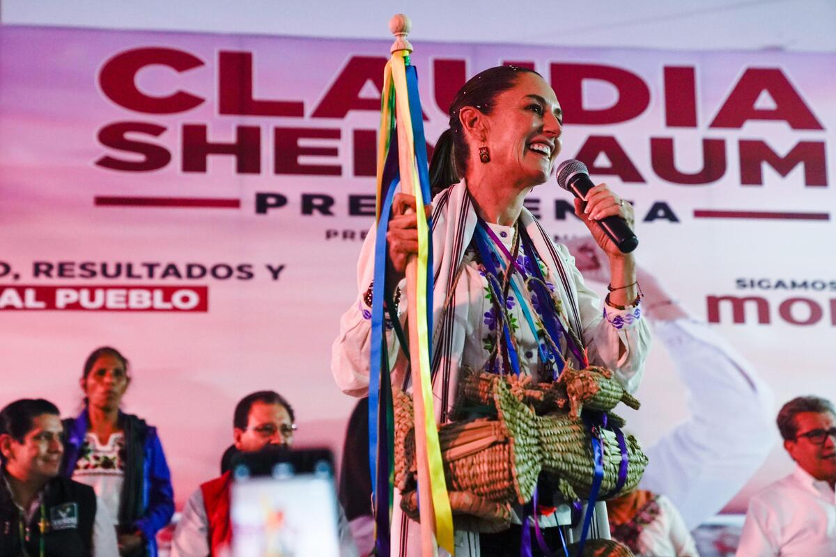 Sheinbaum en una reunión con militantes y simpatizantes en Pátzcuaro, Michoacán. (Especial)