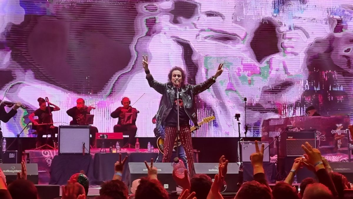 Álex Lora dio la bienvenida a este espectáculo lleno de adrenalina desde el minuto uno. Ángel Martínez
