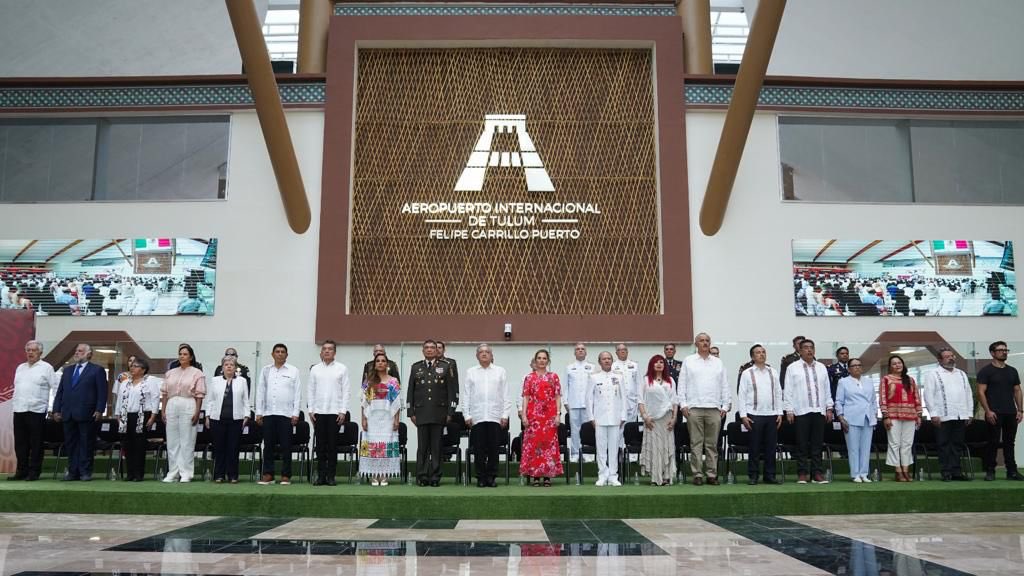 Ariadna Montiel acompañó a AMLO en la inauguración del aeropuerto. (X)
