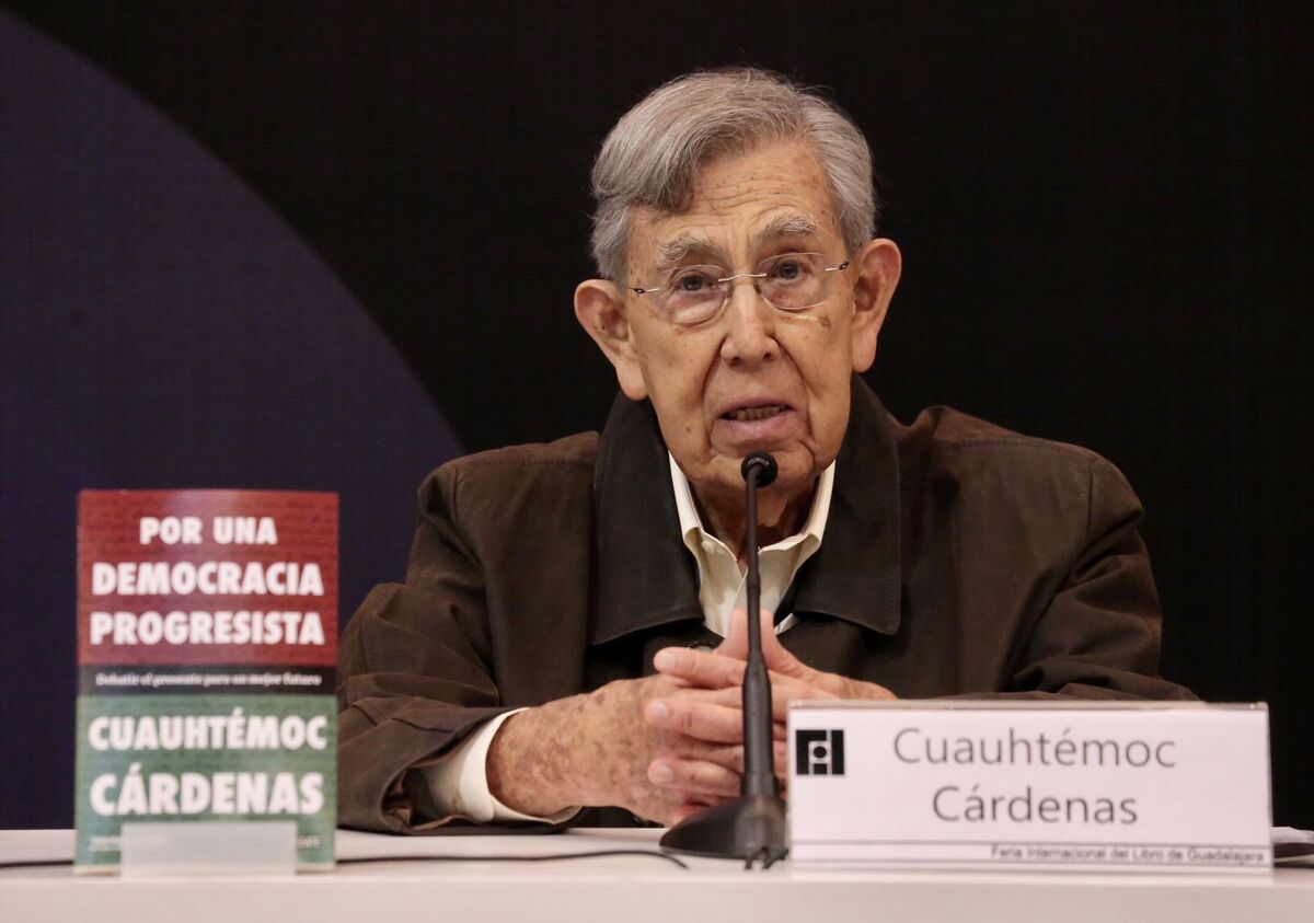 Cuauhtémoc Cárdenas en la FIL Guadalajara | Ariel Ojeda
