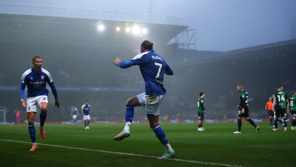 Ipswich Town de la League Championship protagonizó un asombroso gol (Twitter: @IpswichTown)