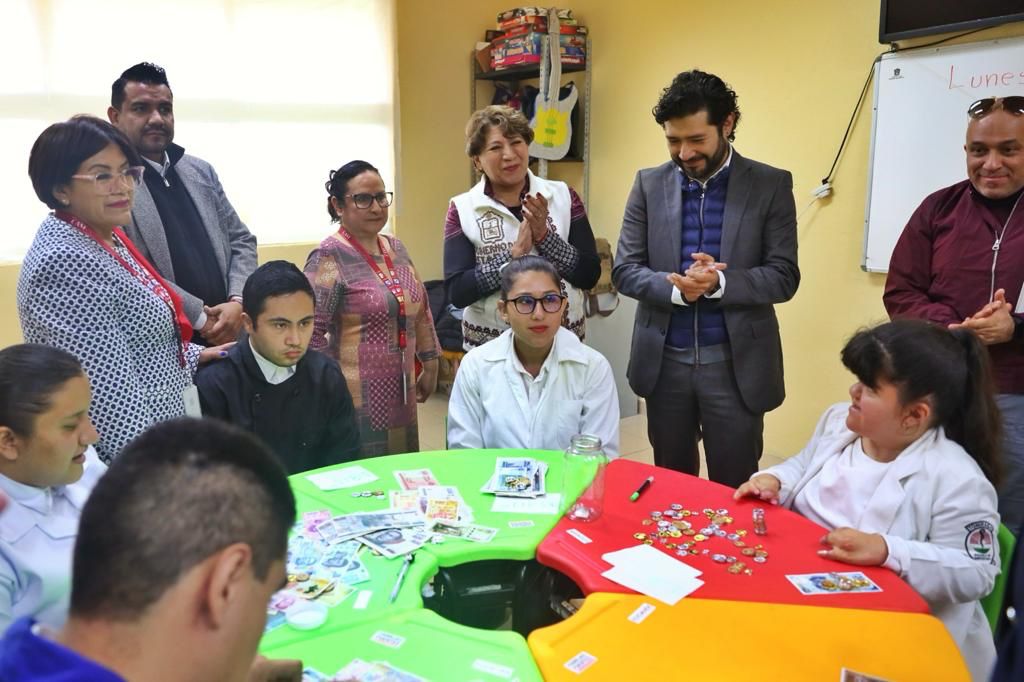 Apoyo a personas con discapacidad en Edomex.| (Especial)