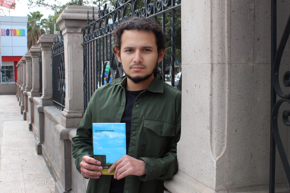 Escritor Óscar Bonilla, autor de 'Los veranos con Emilia'. (Roberto Amaya)