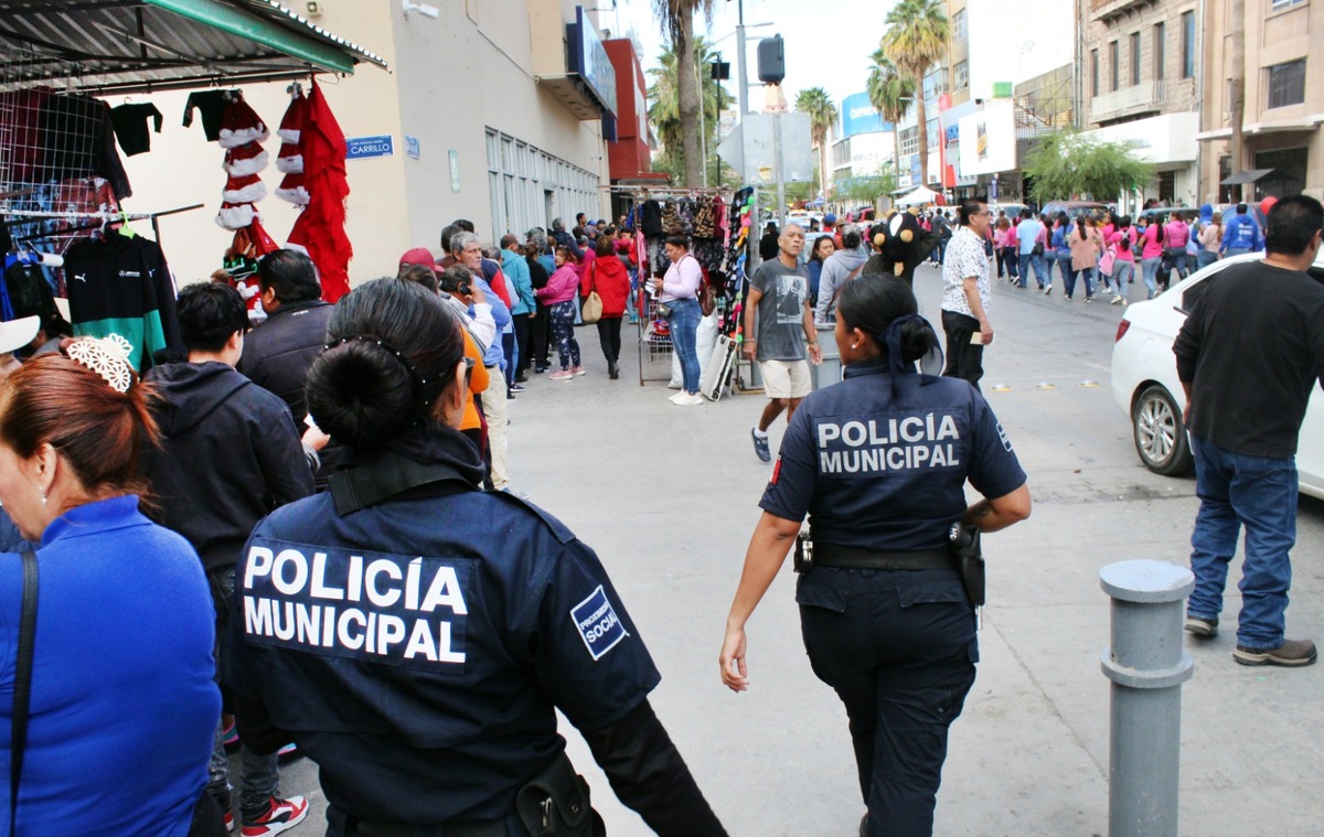 Compras decembrinas en Torreón. | Roberto Amaya