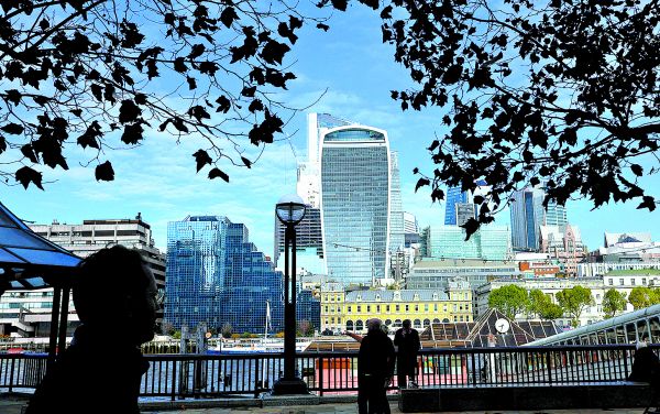 Londres es 41 por ciento más productiva que Mánchester. SUSANNAH IRELAND/REUTERS