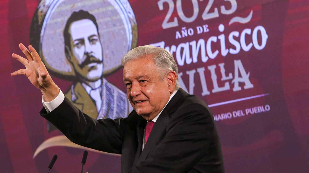 AMLO habla de la unión de las familias y los valores para hacer frente a las drogas
