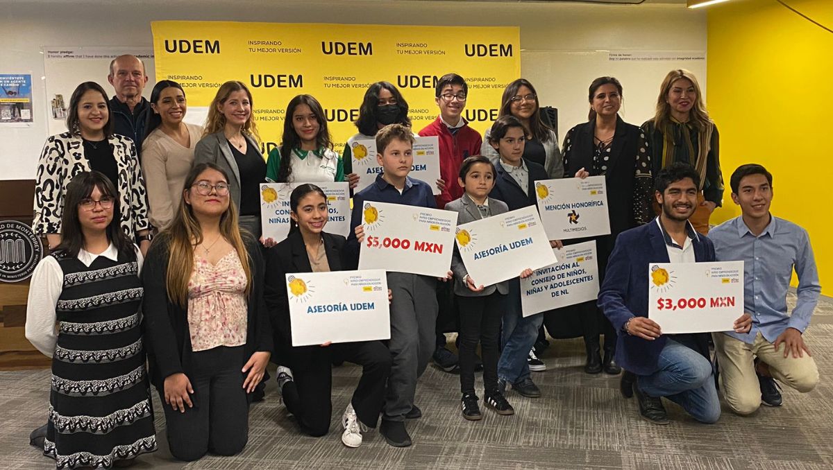 Se llevó a cabo la premiación de la novena edición del premio Niño Emprendedor. Édgar Plata