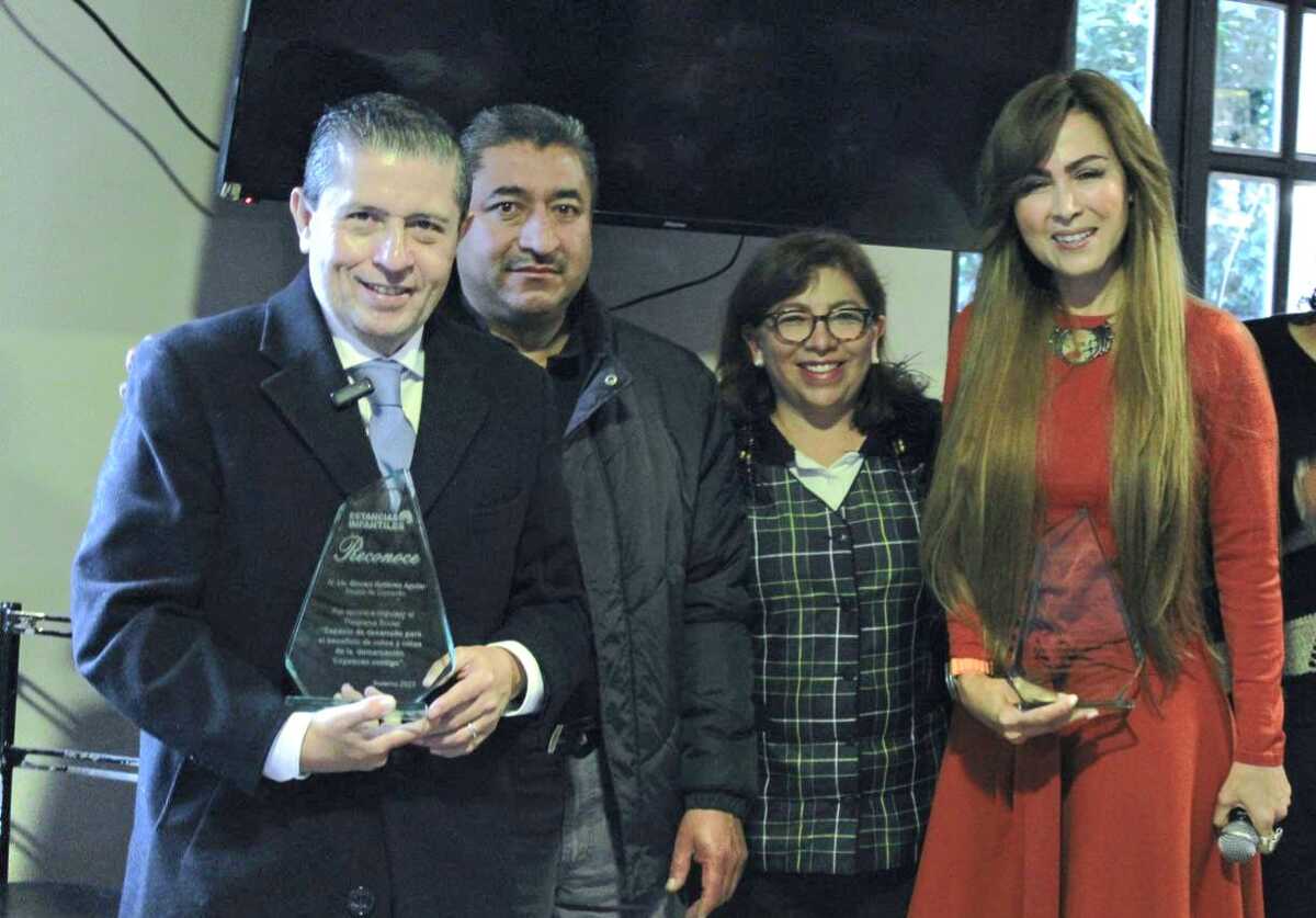 Alcalde de Coyoacán reconoce a personal de instancias infantiles | Especial