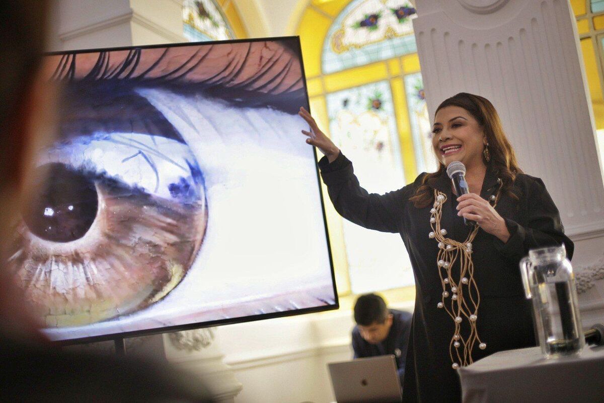 Clara Brugada participa en foto de UAM.