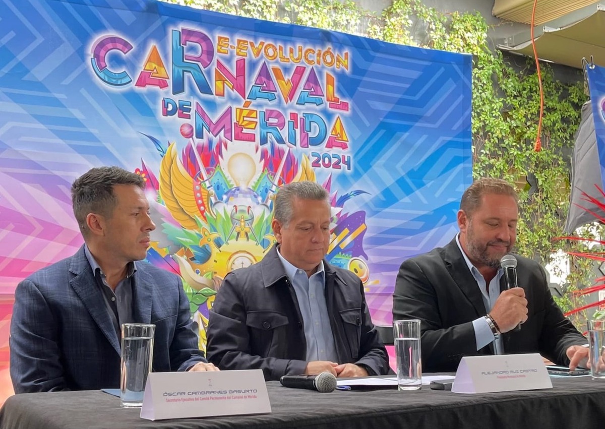 Óscar Cambranes, director, el presidente municipal, Alejandro Ruz Castro y José Luis Martínez Semerena, director de Turismo local. Y. Villalpando