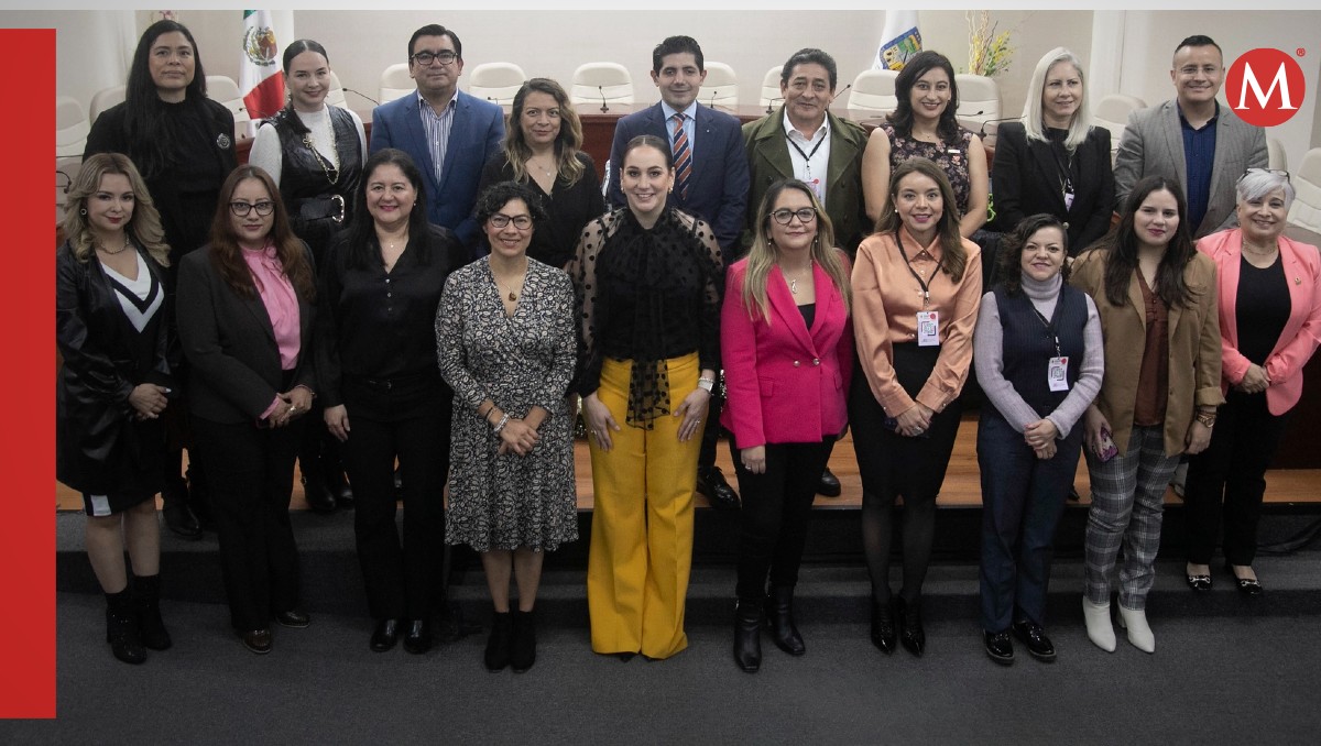 Autoridades asisten al evento del IEEPCNL. Foto: Especial