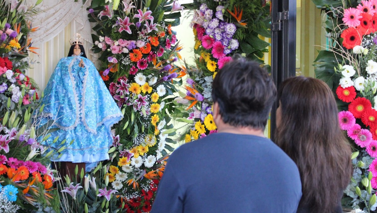 Comerciantes celebran la fiesta en honor a la virgen de Juquila. (