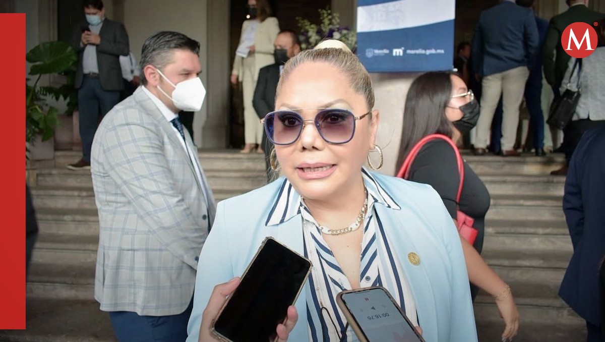 Diputada y buscadora Margarita López Pérez en Lázaro Cárdenas, Michoacán | X: @margaritavoz