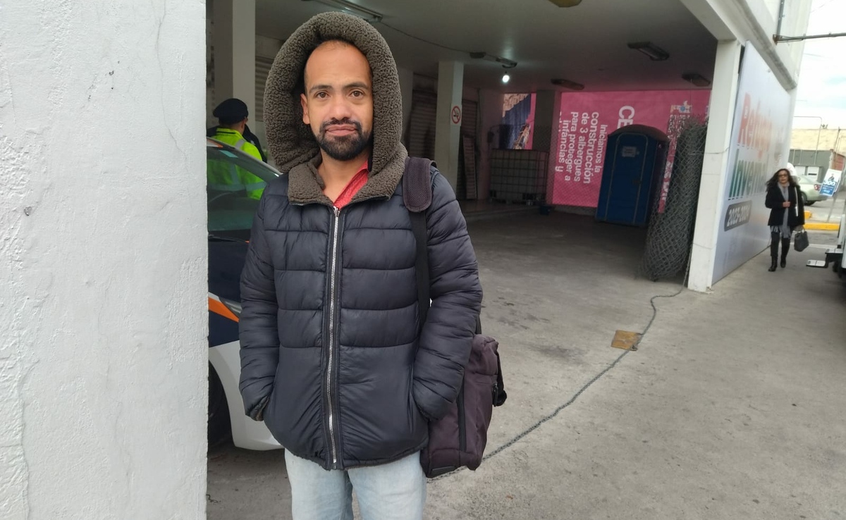 Personas acuden al Refugio Invernal en Pachuca. (Alejandro Reyes)