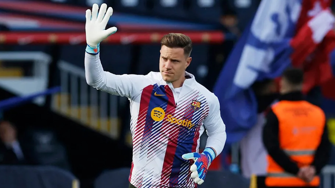 Ter Stegen es sometido a operación en la espalda; será baja del Barcelona por dos meses