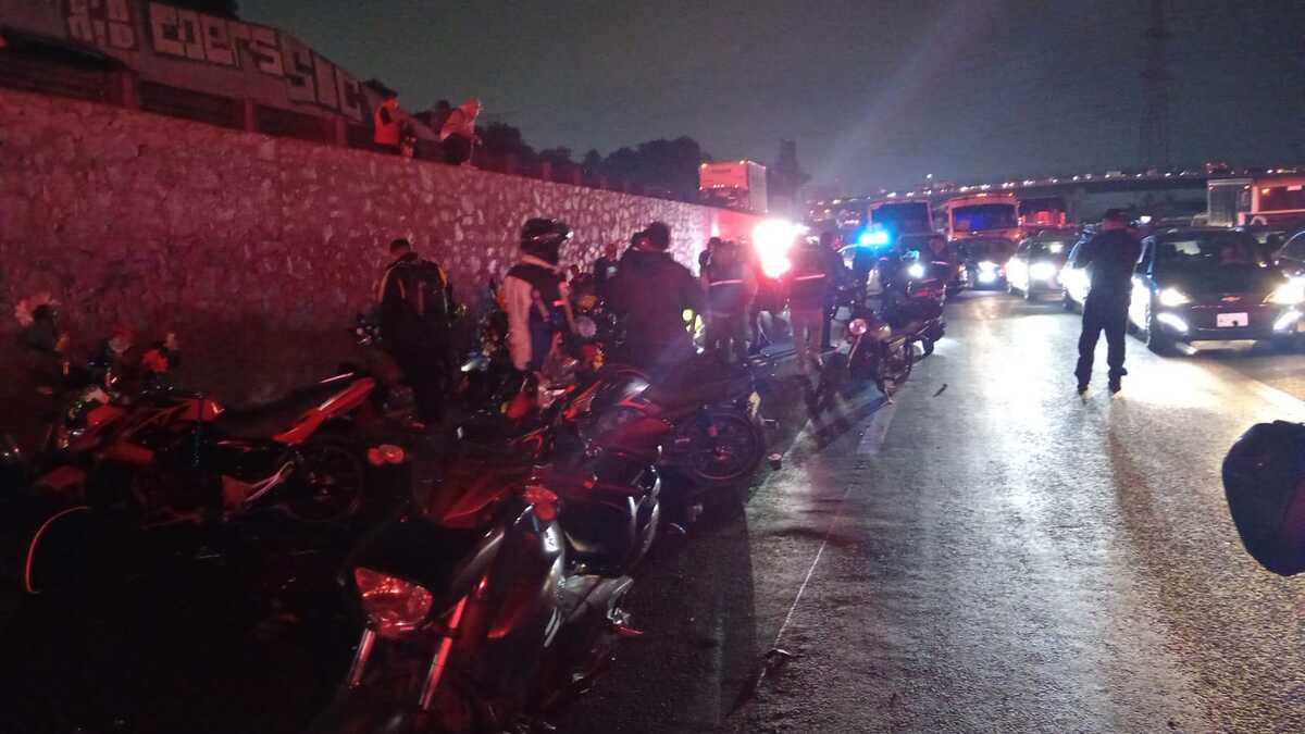 Caravana de peregrinos en embestida en la México-Puebla