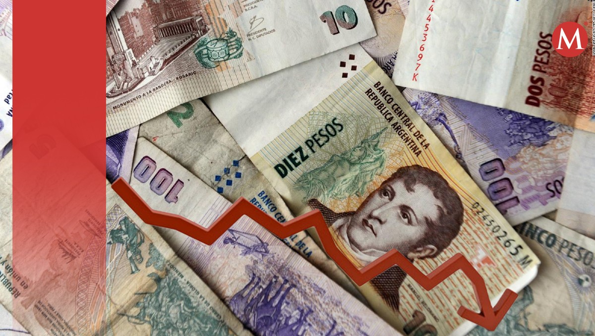 La administración del presidente de Argentina, Javier Milei, decidió devaluar su moneda nacional. (Especial)