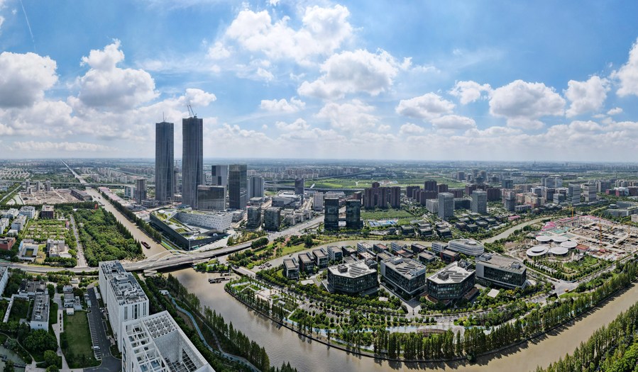 Vista del área de Zhangjiang de la Zona Piloto de Libre Comercio de China (Shanghái) en el este de China. (Xinhua/Fang Zhe)