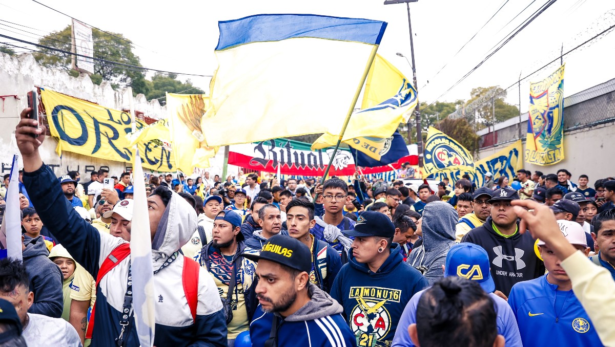 Aficionados despiden al América en su camino a Monterrey para enfrentar a Tigres  (X: @ClubAmerica)