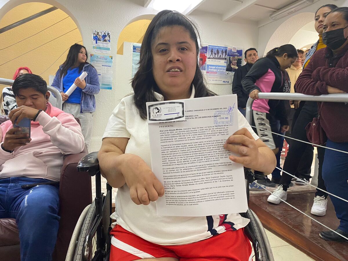 Estudiante de la Universidad Autónoma de Ciudad Juárez con discapacidad motriz presenta queja por discriminación. | Especial