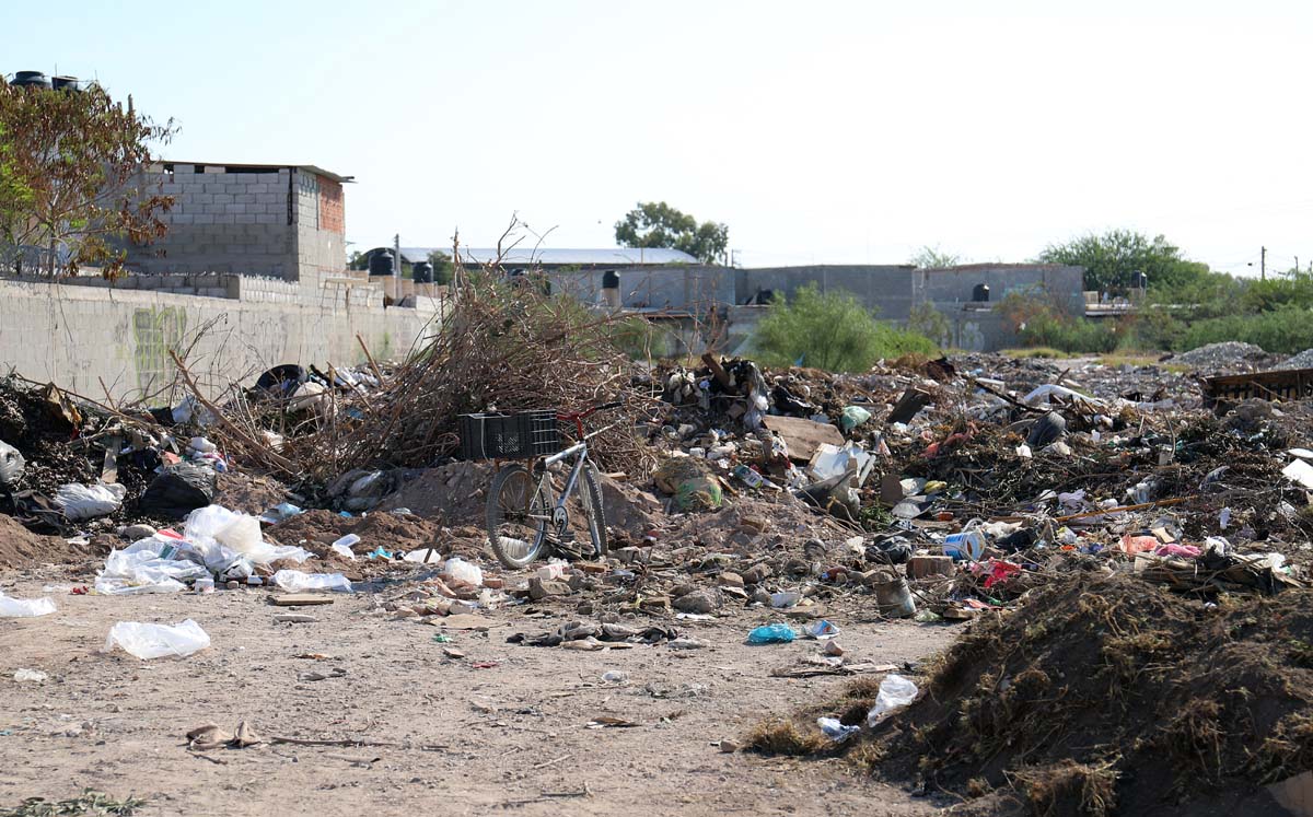Basura en predio de Gómez Palacio. (Rolando Riestra)