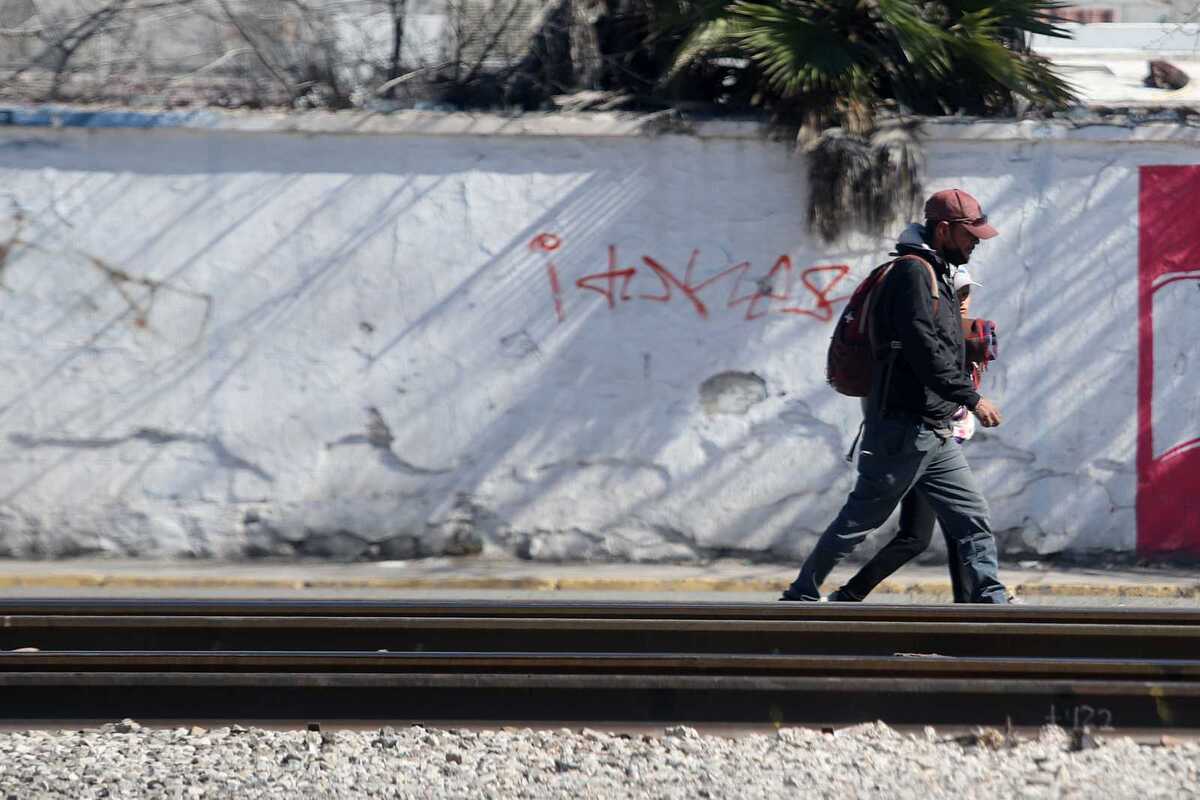 Flujo de migrantes en La Laguna. (Rolando Riestra)