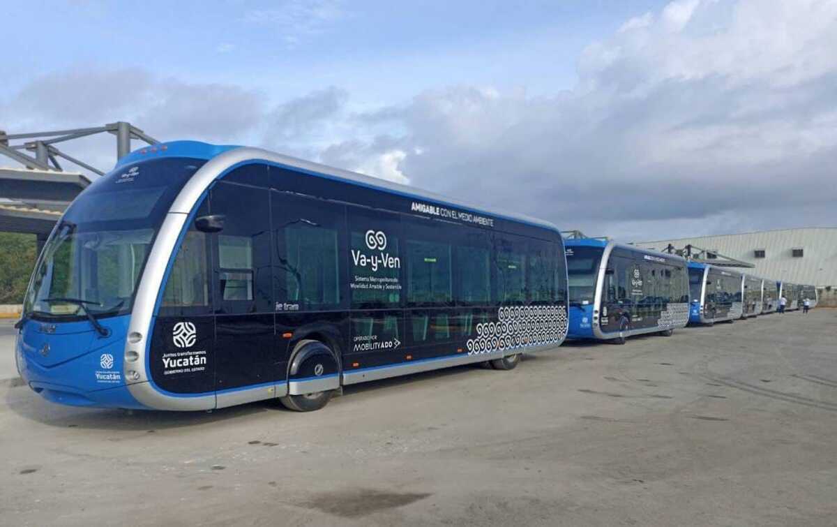 Mauricio Vila Dosal y López Obrador realizan banderazo de la primera ruta del Ie-tram | Especial
