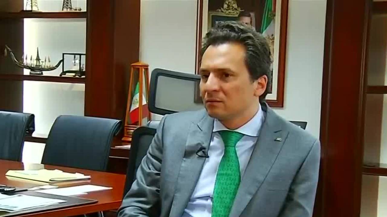 Emilio Lozoya permanecerá en prisión preventiva tras audiencia de 12 horas