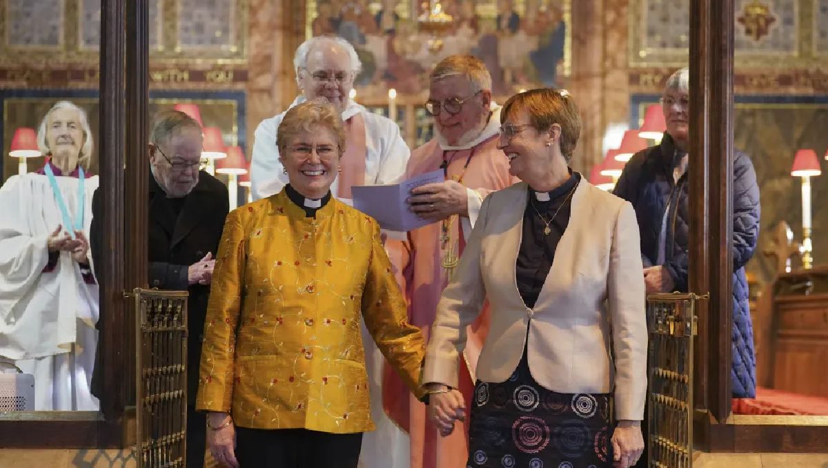 Pareja gay recibe bendición de la iglesia de Inglaterra. | Agencia AP