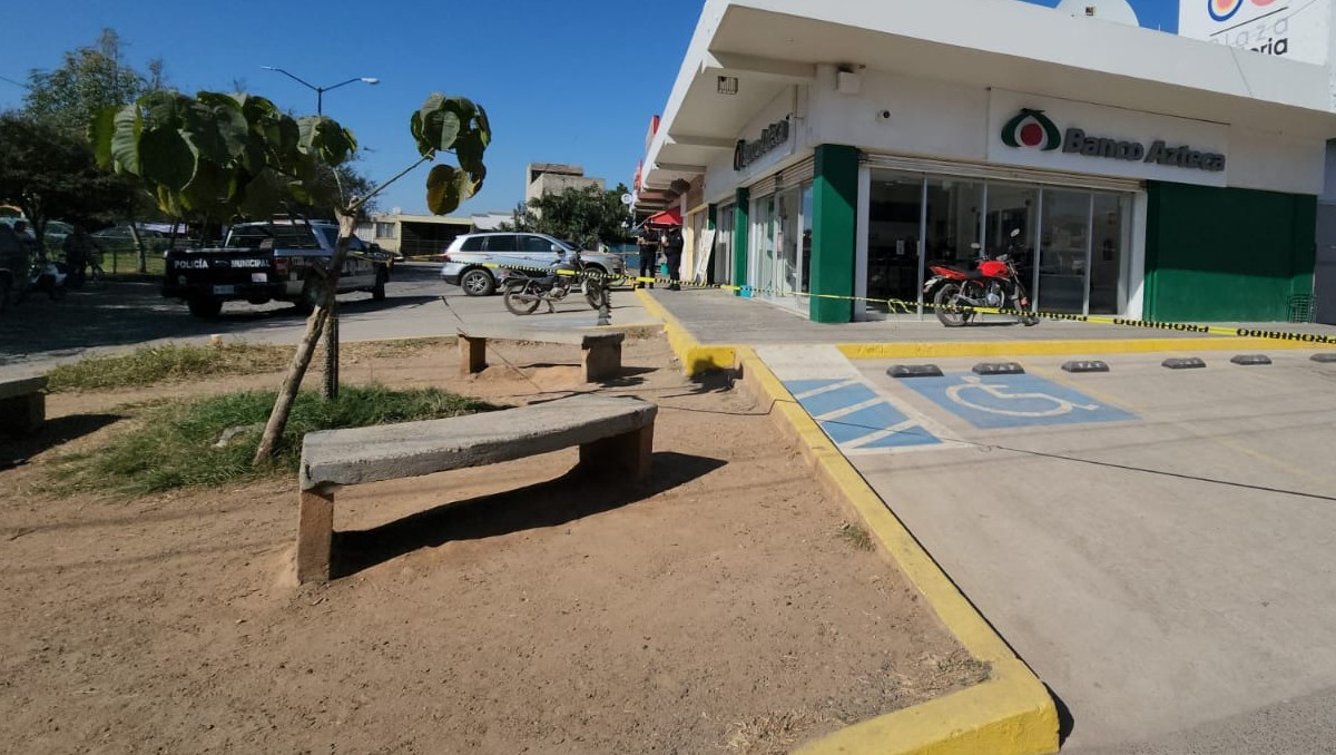 Policía acude a lugar de asalto en Tlaquepaque (Juan Carlos Munguía)