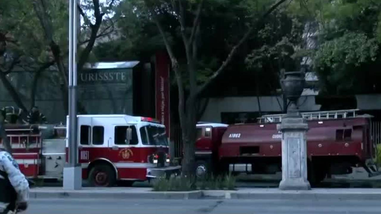 Bomberos controlan incendio de edificio del ISSSTE en Paseo de la Reforma