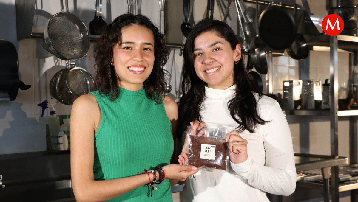 Alejandra Olvera y Evelyn Villarauz, alumnas de la Ibero Puebla | Especial