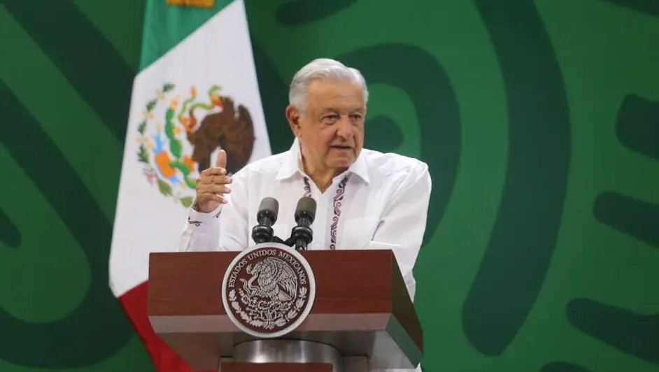 AMLO lamenta muerte de Cristina Pacheco; "la recordamos con mucho afecto", dice