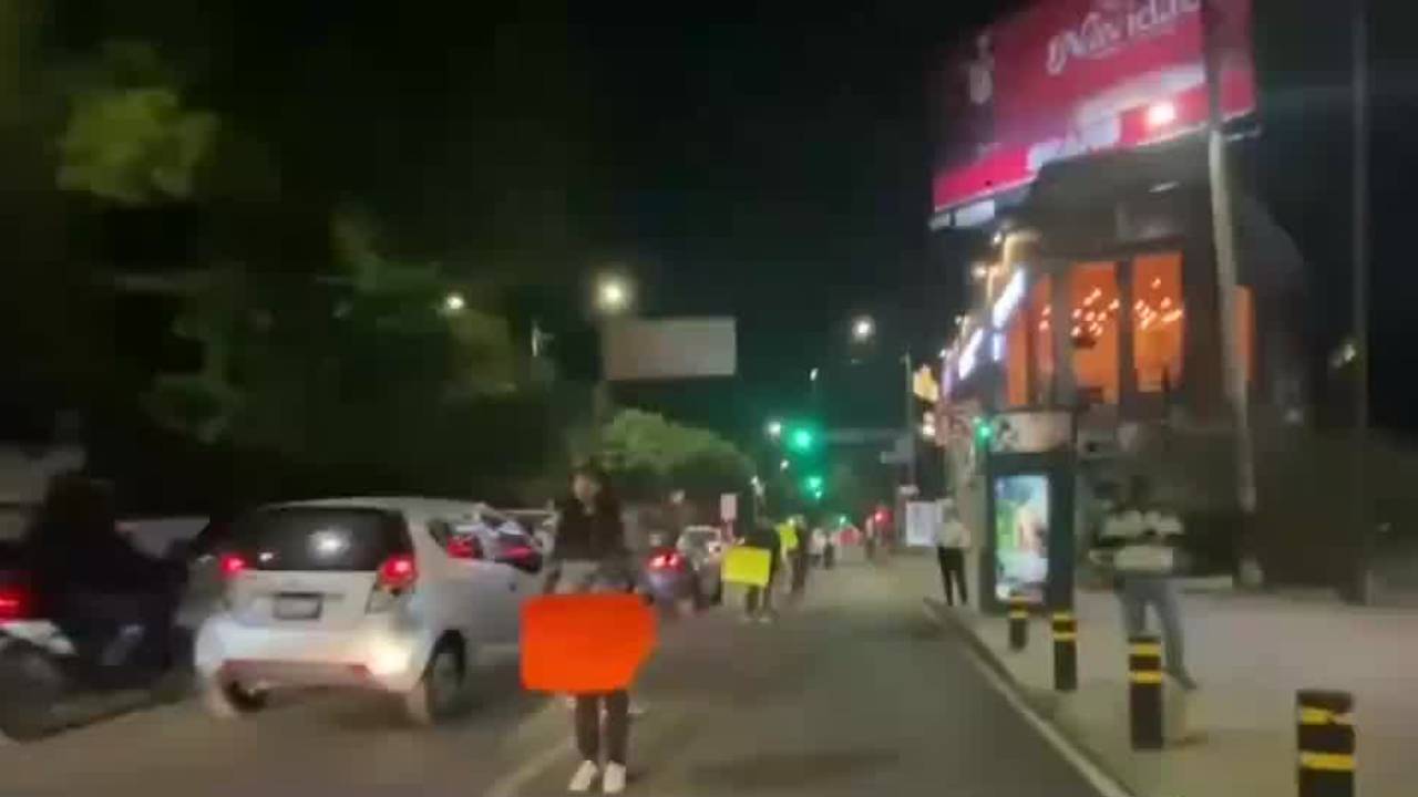 Ciclistas crean valla para sensibilizar a conductores en la Avenida División del Norte