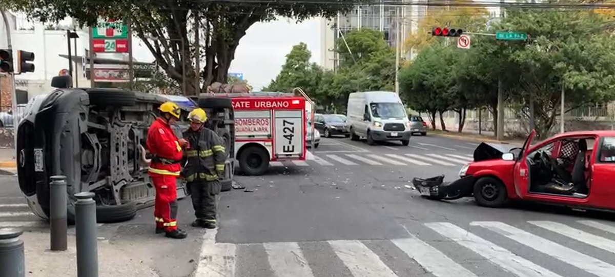 El accidente ocurrió en el cruce de avenida Unión y La Paz. (Cortesía)