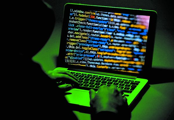 De lo que podría enterarse el hacker es de las cosas truncas que se acumulan allí. EFE