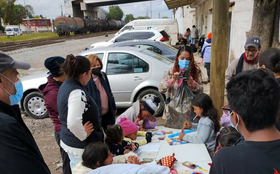 Niños migrantes festejaron su cumpleaños. | Especial