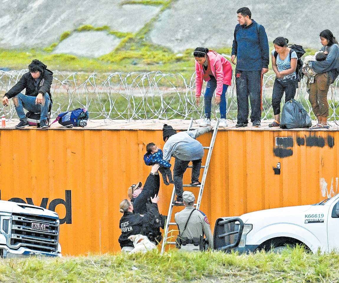 Paso por Texas. Reuters y AFP