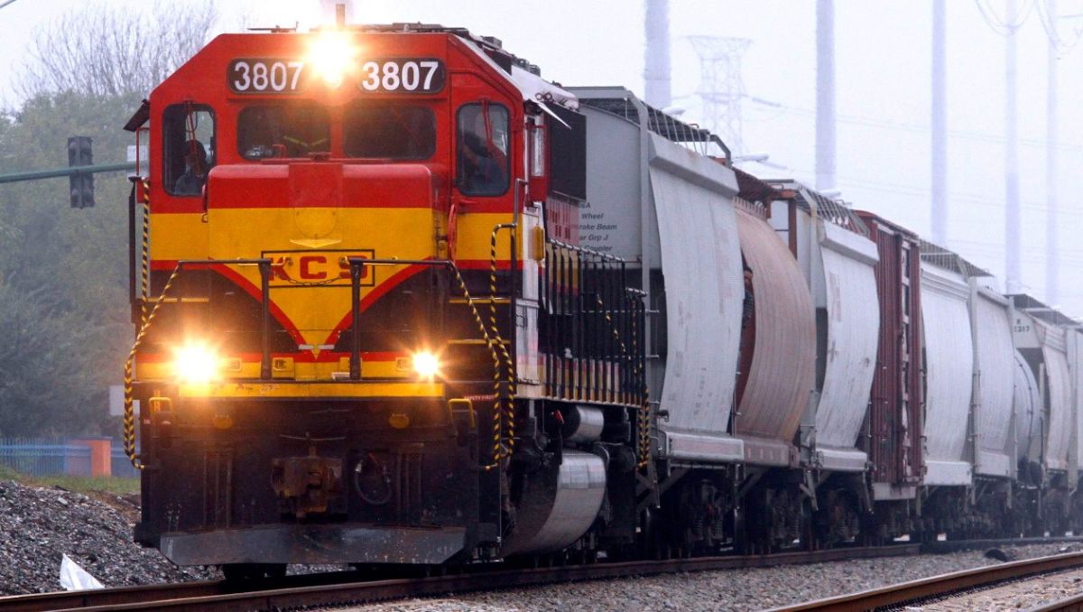 Se pretende que Laredo mejore sus cruces ferroviarios, los cuales serán clave en el proyecto del tren de pasajeros Monterrey-Laredo. Roberto Alanís