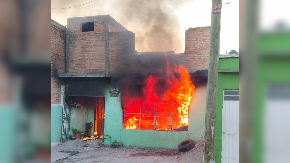 La casa se incendió en la víspera de Nochebuena en San Luis Potosí. | Bomberos de SLP
