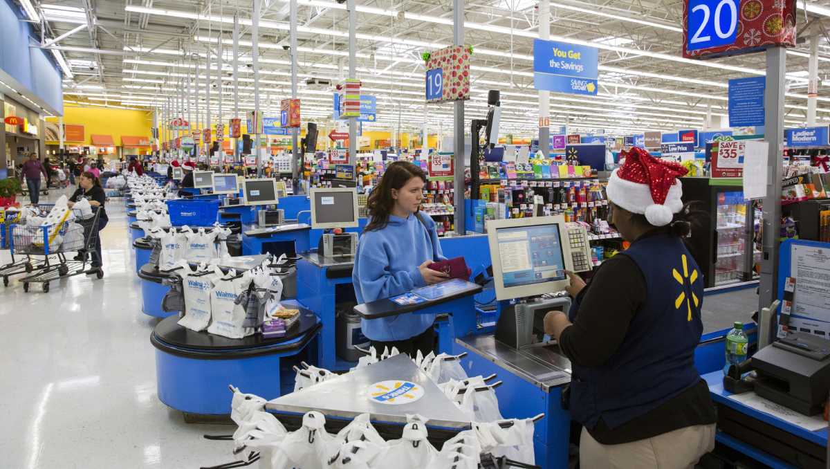 La tienda minorista cerrará un poco más temprano el 24 de diciembre de 2023; sus trabajadores también celebrarán Navidad. | Reuters