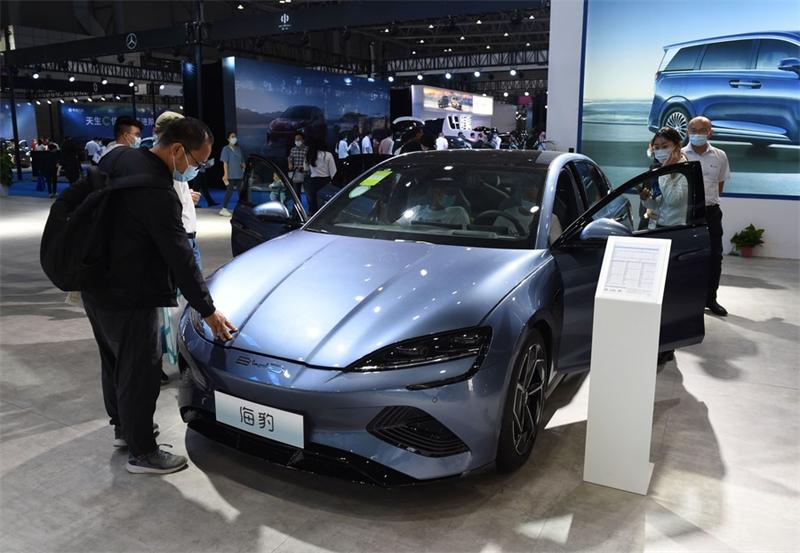 Vehículo de nueva energía exhibido en la Convención Mundial de Fabricación 2022 en Hefei, China, el 21 de septiembre de 2022. (Xinhua/Zhou Mu)