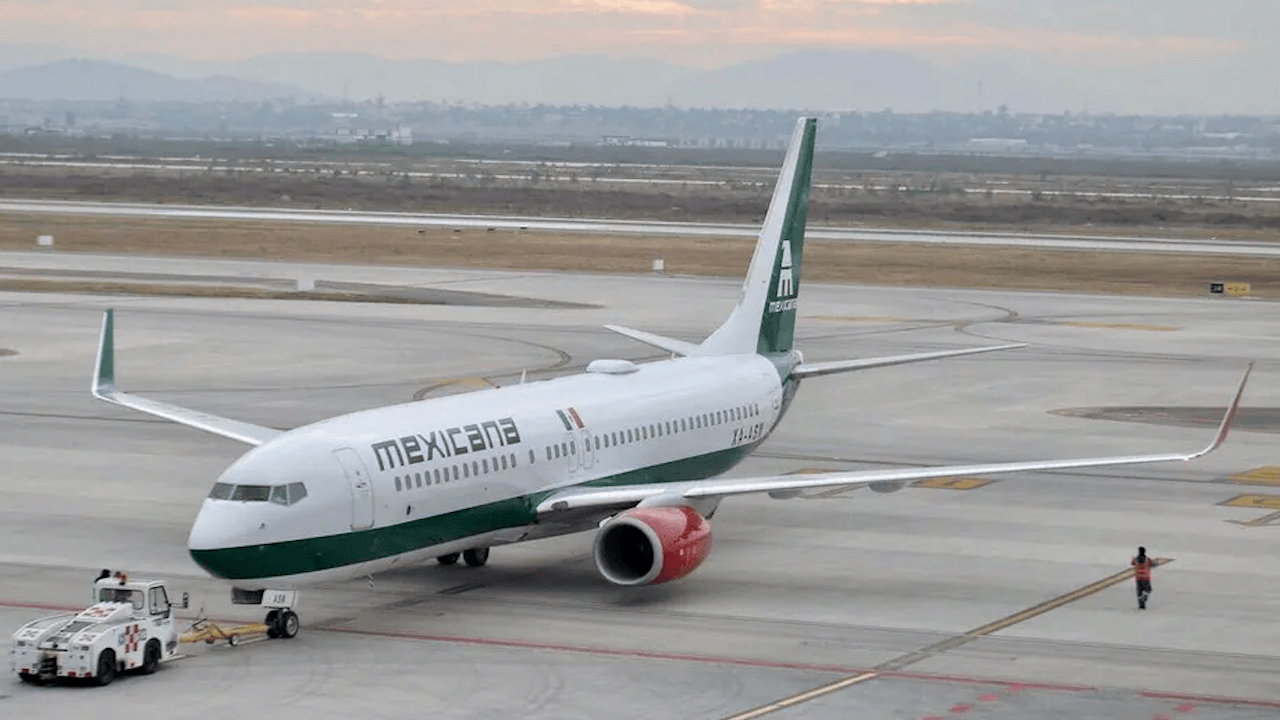 Primer vuelo de Mexicana de Aviación hace escala en Mérida por banco de niebla en Tulum
