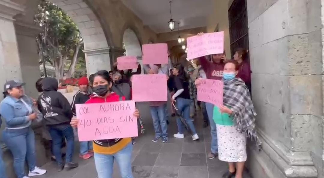 Manifestación frente al Palacio de Gobierno de Oaxaca.