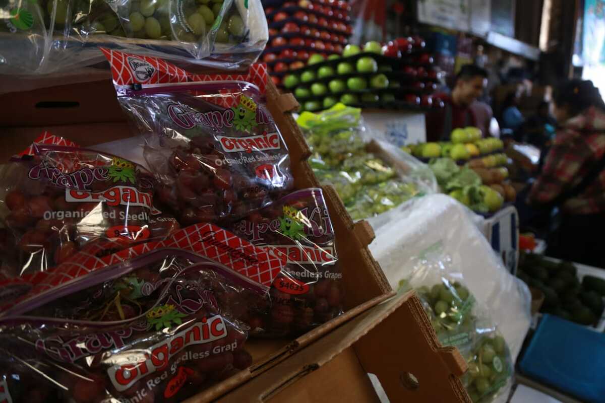 No hay cambios significativos en el precio de la uva respecto al año pasado va de los 40 a los 80 pesos