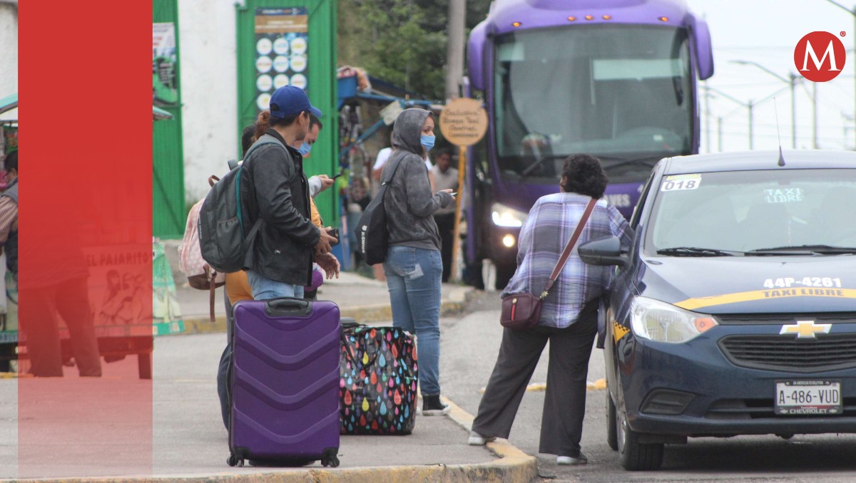 Afluencia en la Central de Autobuses de Tampico. (Sergio Sánchez)