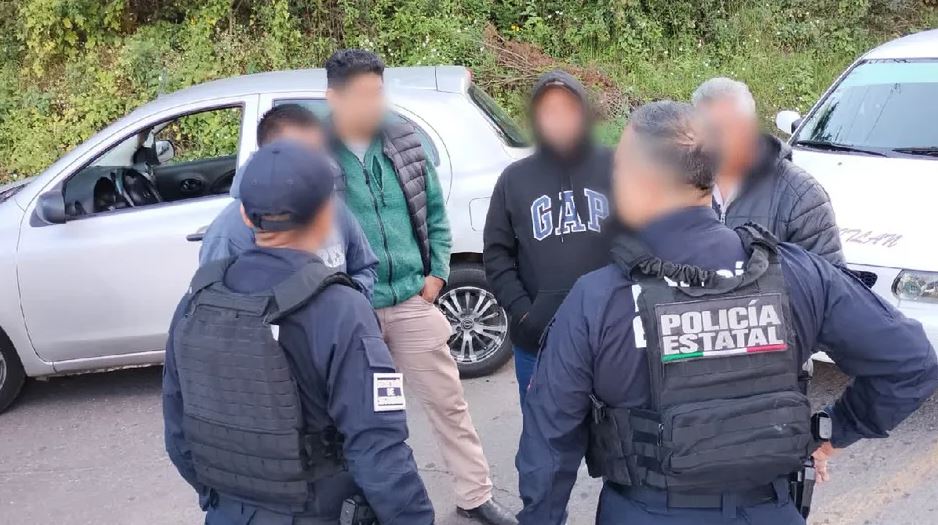 Taxistas bloquean accesos a Sultepec, Edomex; los señalan de 'halcones' de la Familia Michoacana