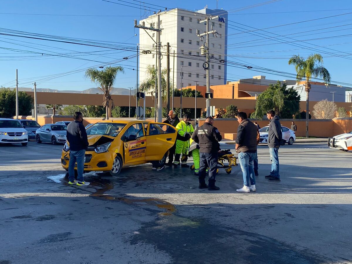 Los conductores involucrados mencionaron que vieron el semáforo en verde. | Especial