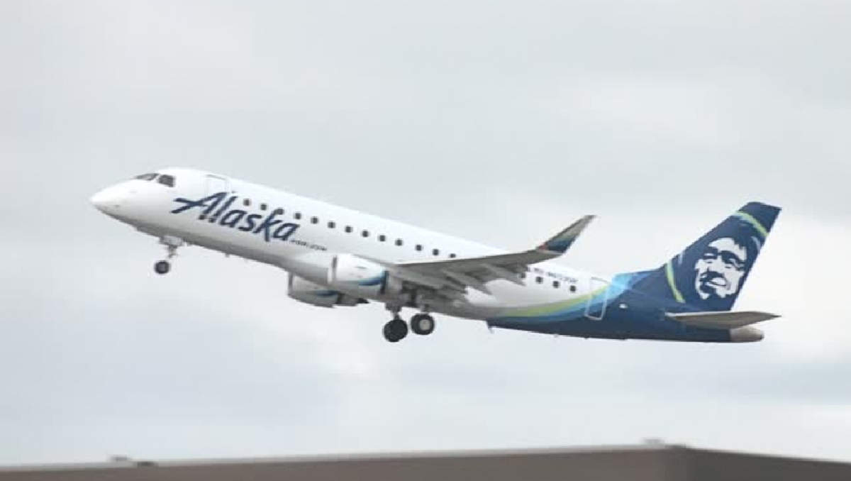 Un avión de Alaska Airlines perdió una ventana en pleno vuelo. | Reuters