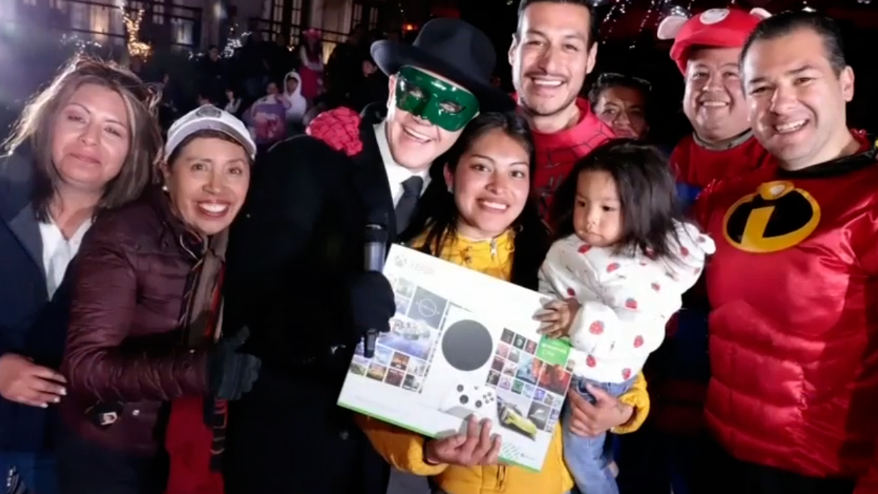 Adrián Rubalcava regala 8 mil juguetes junto a Reyes Magos en Cuajimalpa